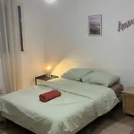 L Arsenal Comfortable 3 Bedrooms