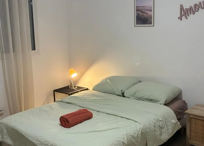 L Arsenal Comfortable 3 Bedrooms